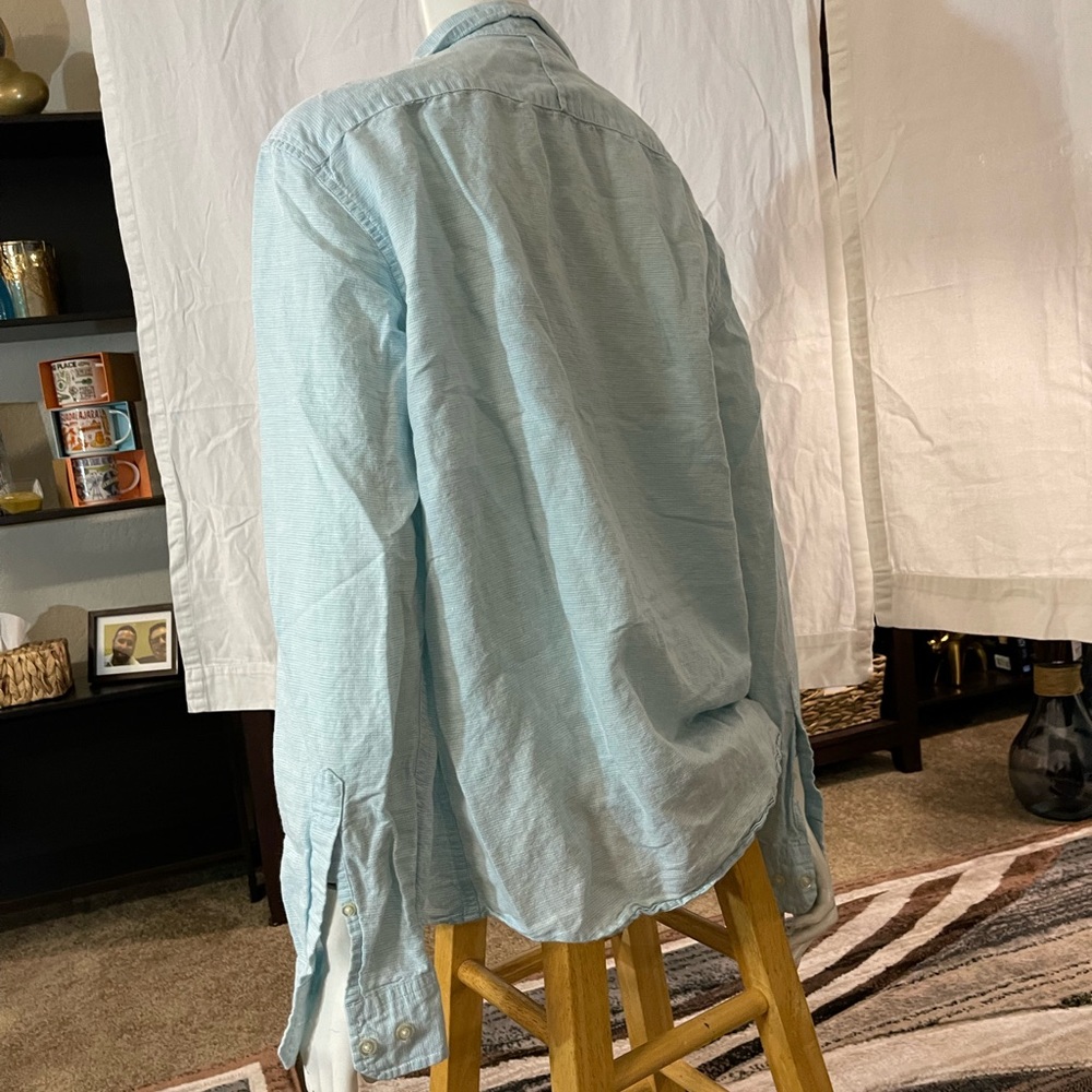 Untucked slim fit shirt